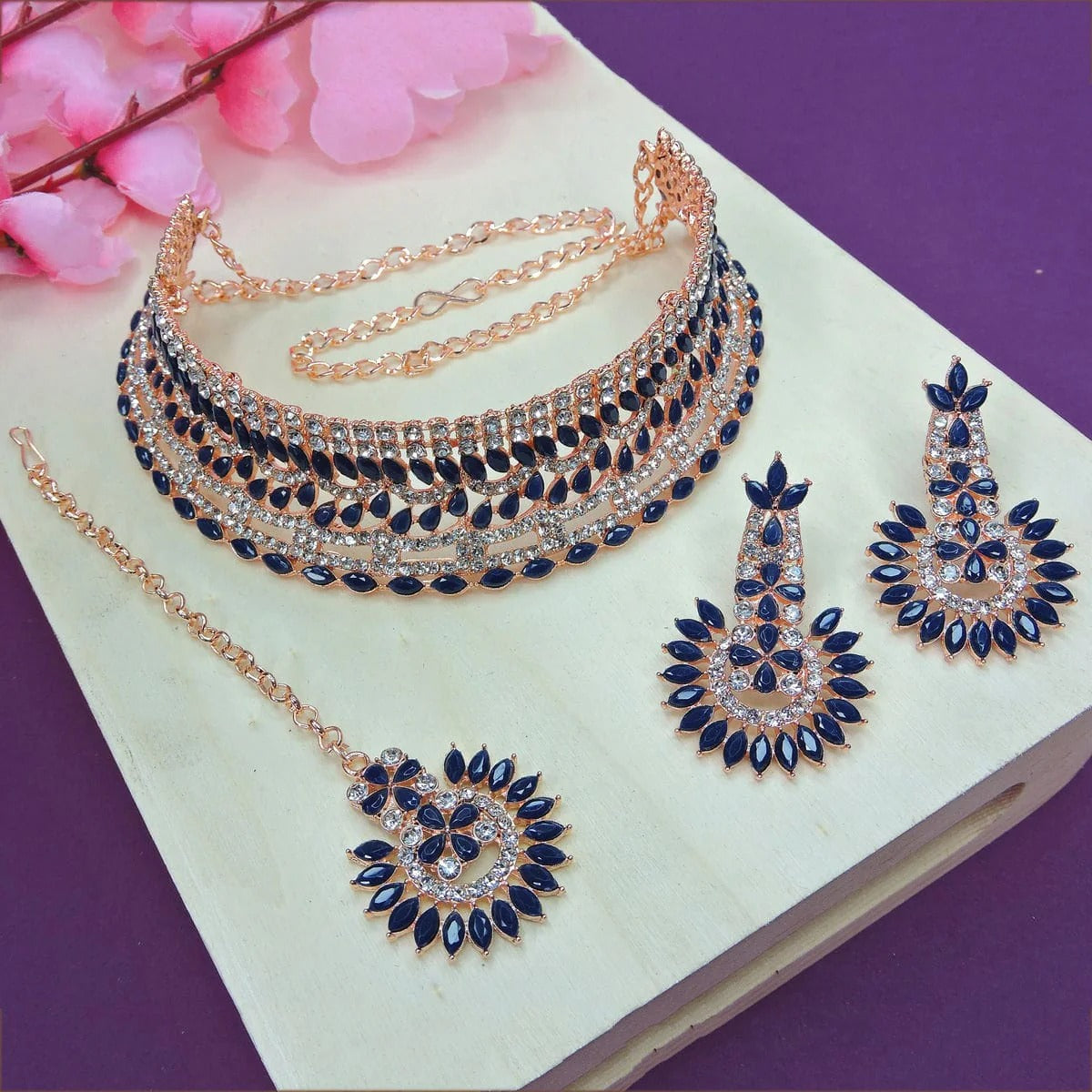 Alloy Choker Necklace Set In Blue Colour NS1250007