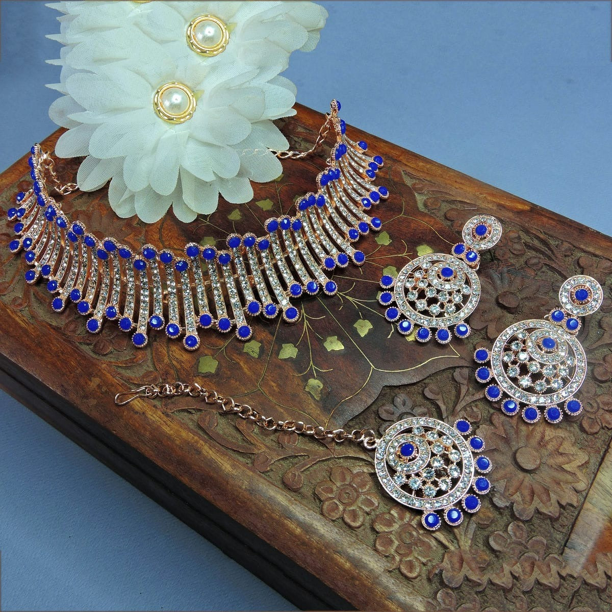 Alloy Choker Necklace Set In Blue Colour NS1250034