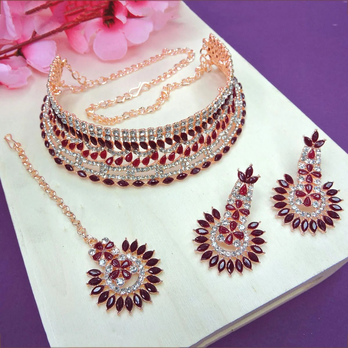Alloy Choker Necklace Set In Maroon Colour NS1250005
