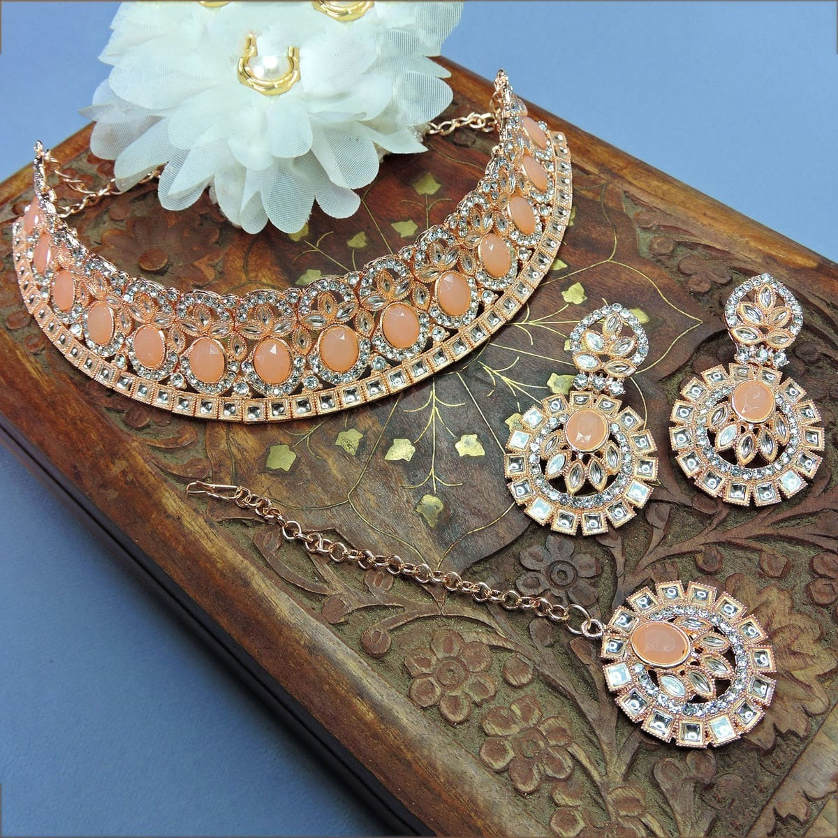 Alloy Choker Necklace Set In Peach Colour NS1250067