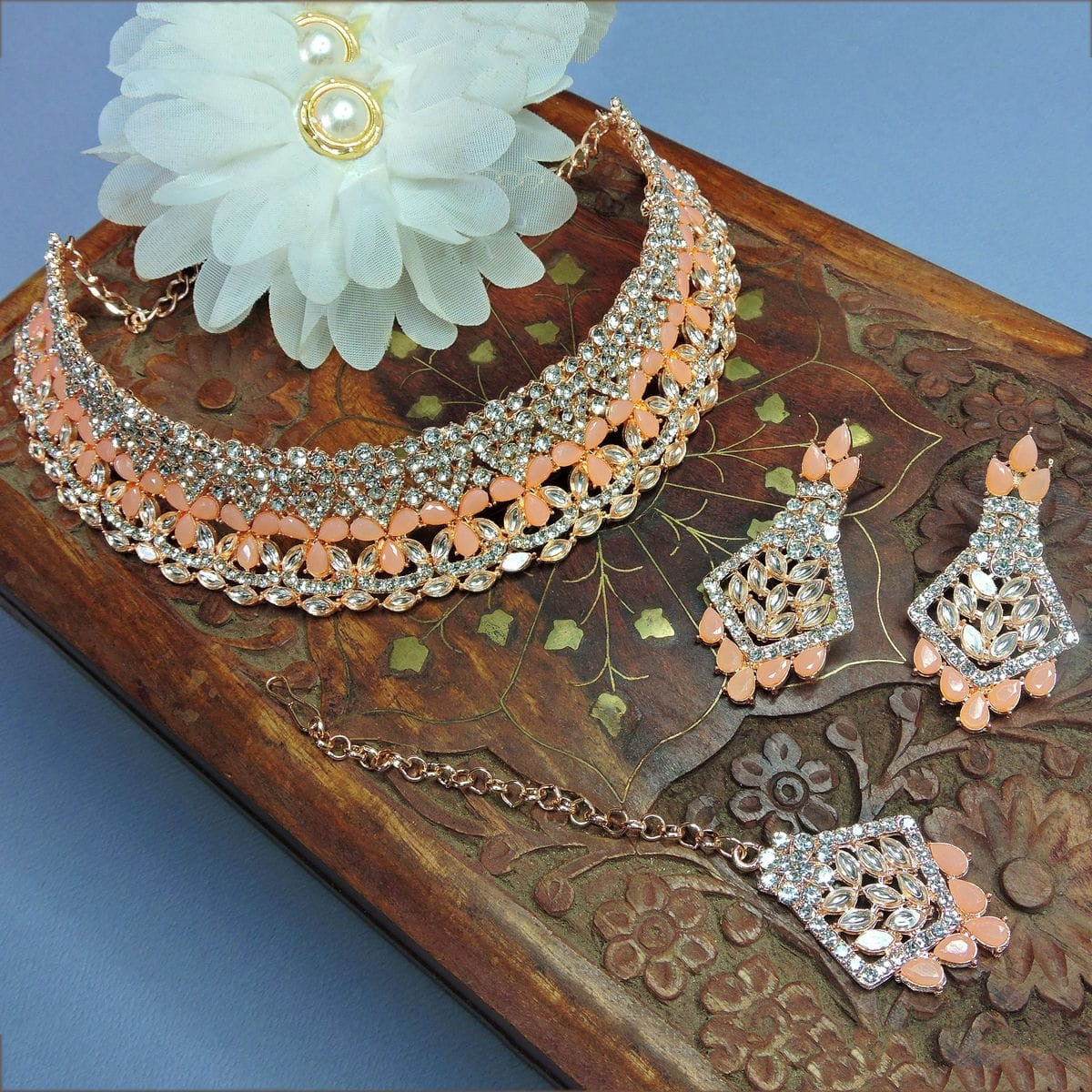 Alloy Choker Necklace Set In Peach Colour NS1250105