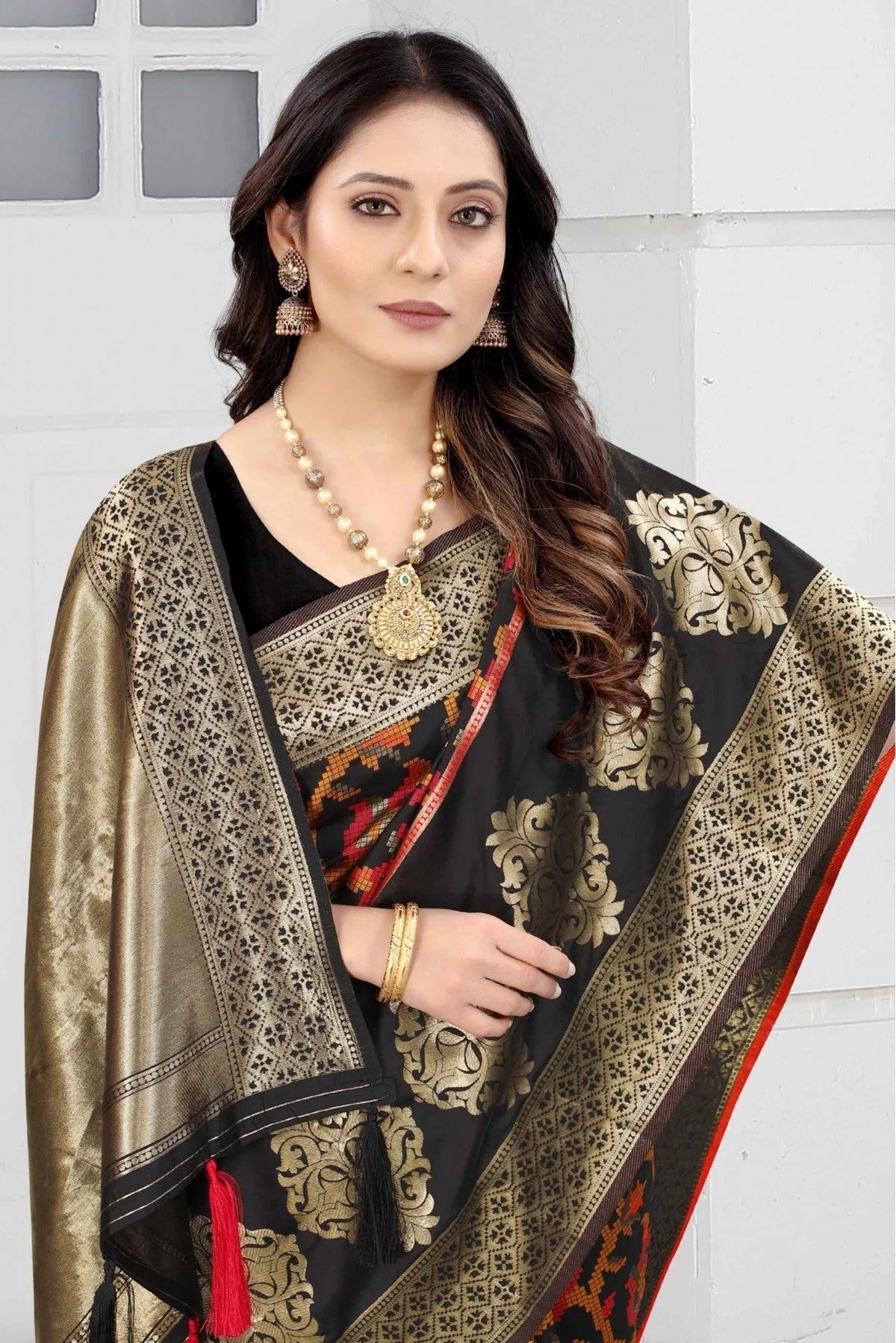 Black Colour Banarasi Art Silk Woven Saree SD1120860 A