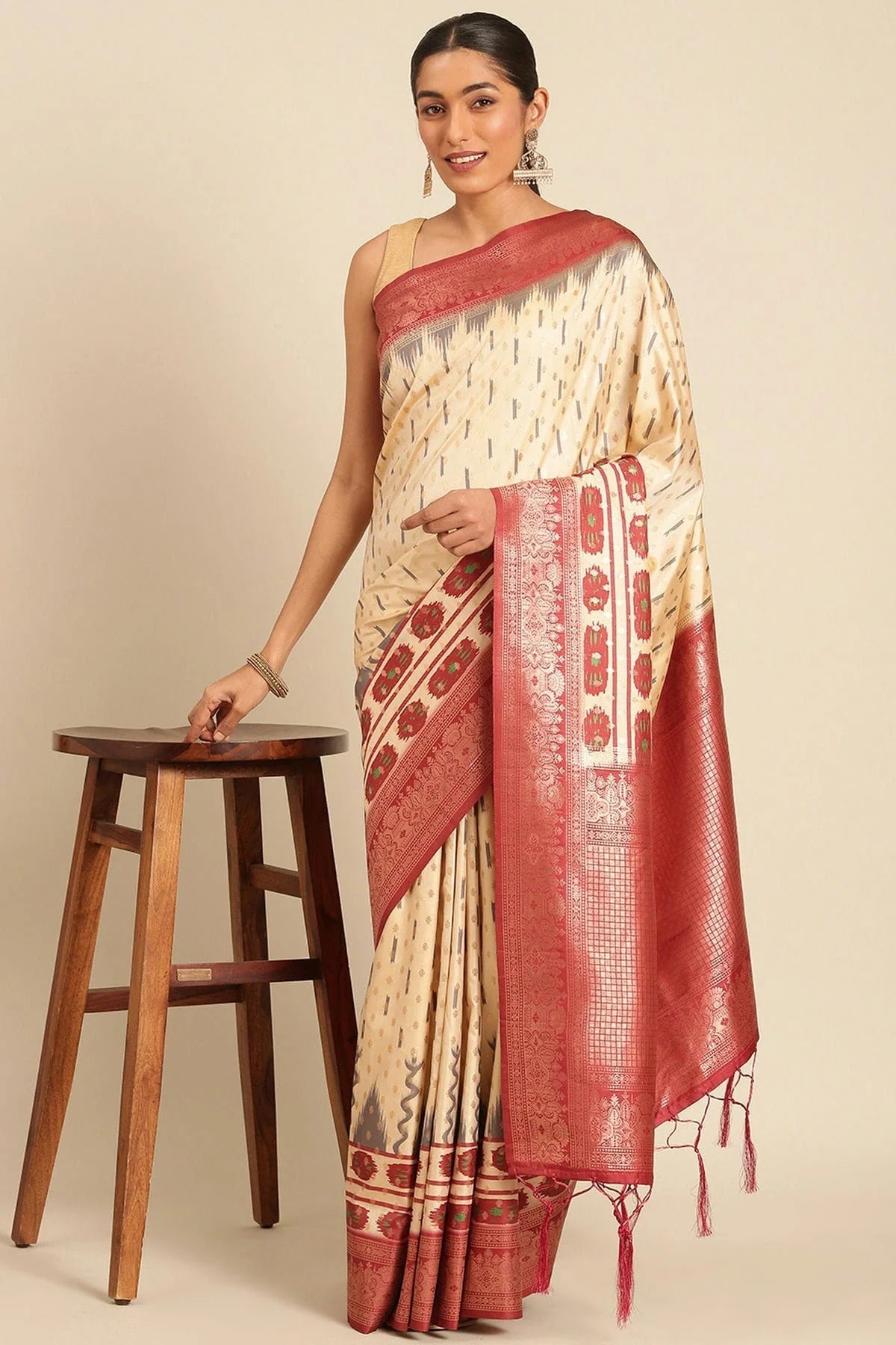 Cream Colour Silk Traditional Saree SD1102551