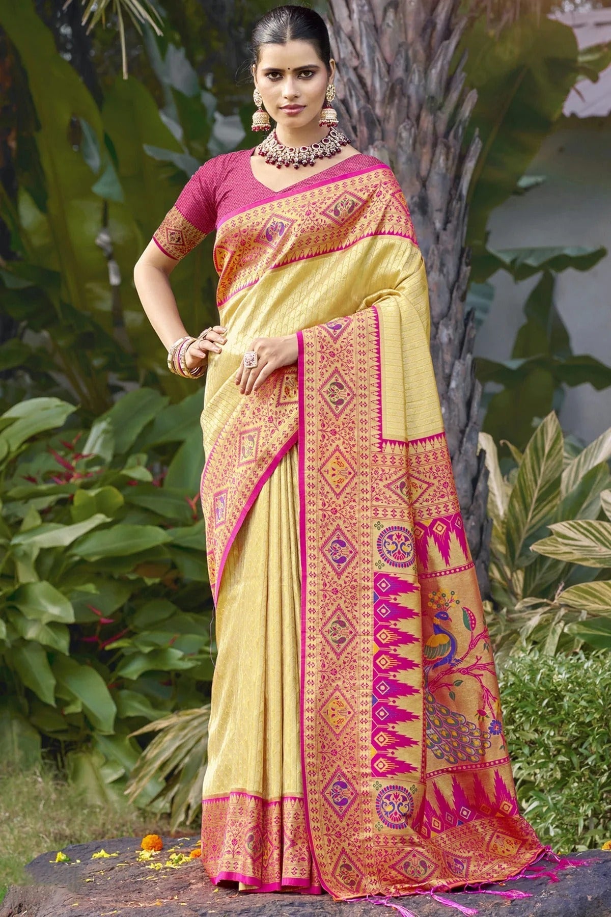 Cream Colour Silk Woven Work Traditional Saree SD1102836