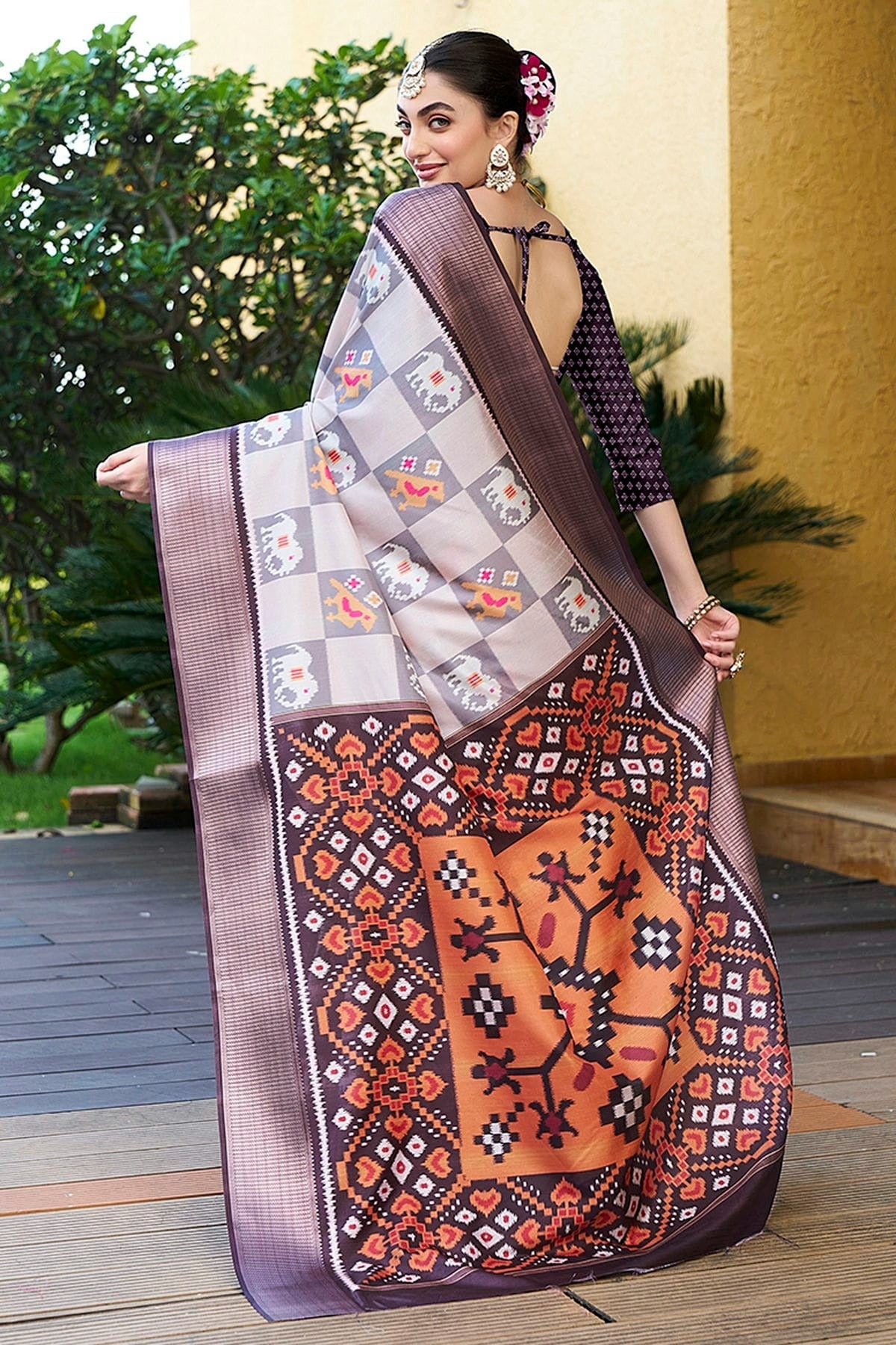 Off White Colour Crepe Traditional Saree SD1111906 A