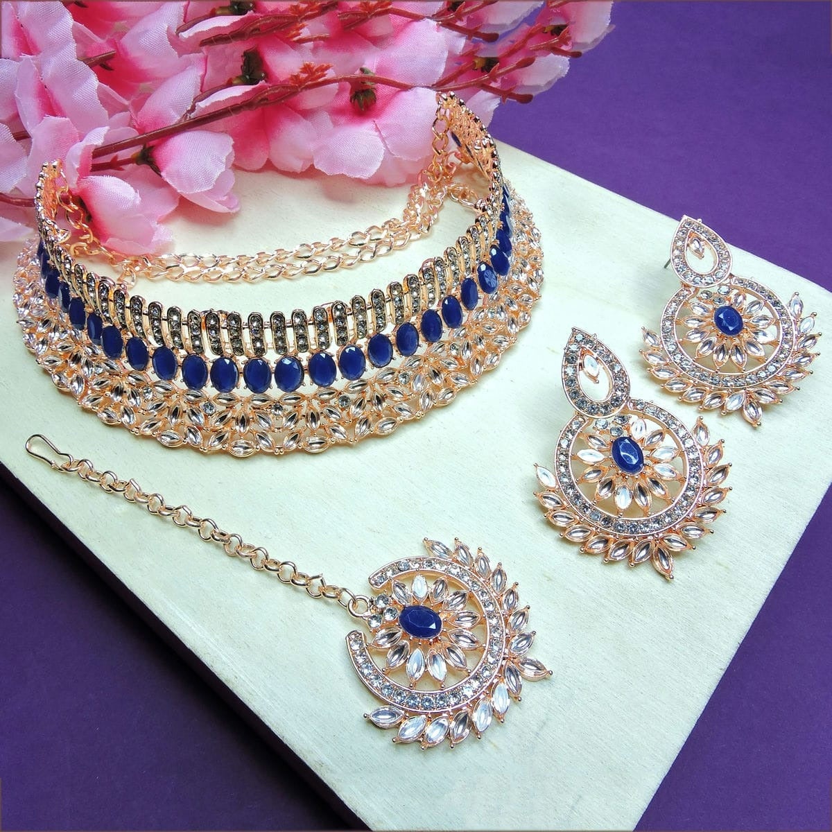 Alloy Choker Necklace Set In Blue Colour NS1250052
