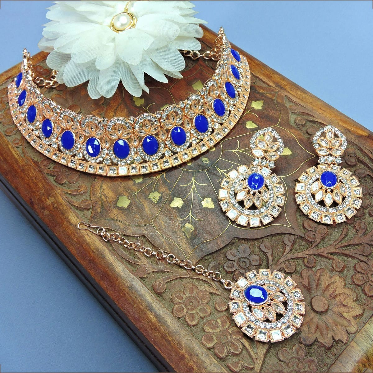 Alloy Choker Necklace Set In Blue Colour NS1250060