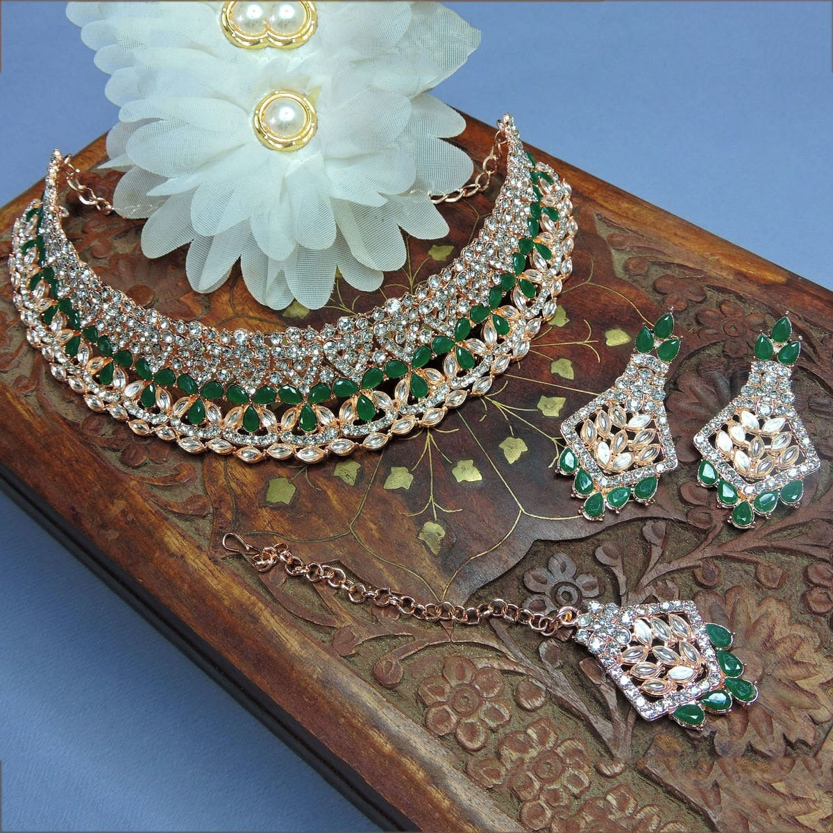Alloy Choker Necklace Set In Green Colour NS1250100