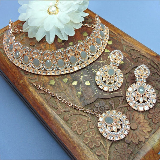 Alloy Choker Necklace Set In Grey Colour NS1250063