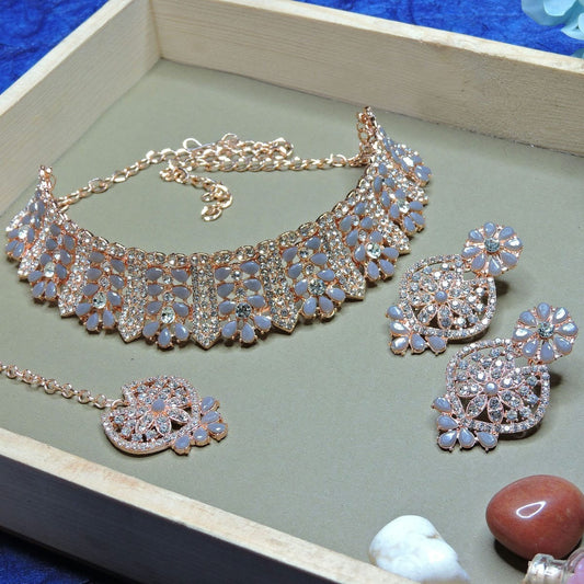 Alloy Choker Necklace Set In Grey Colour NS1250127