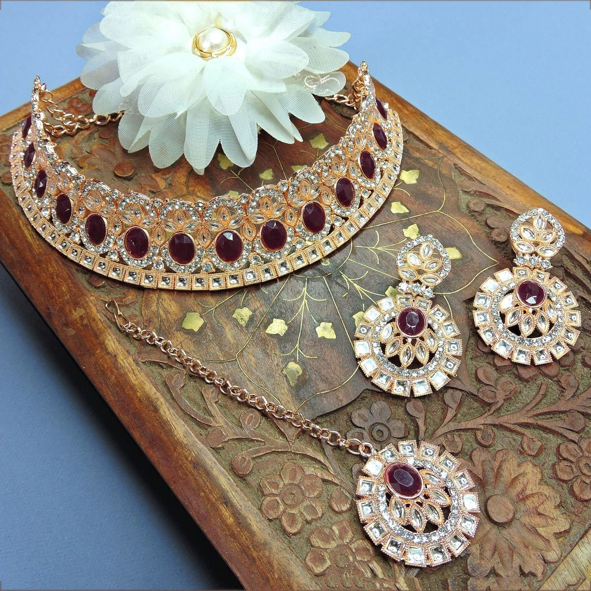 Alloy Choker Necklace Set In Maroon Colour NS1250064