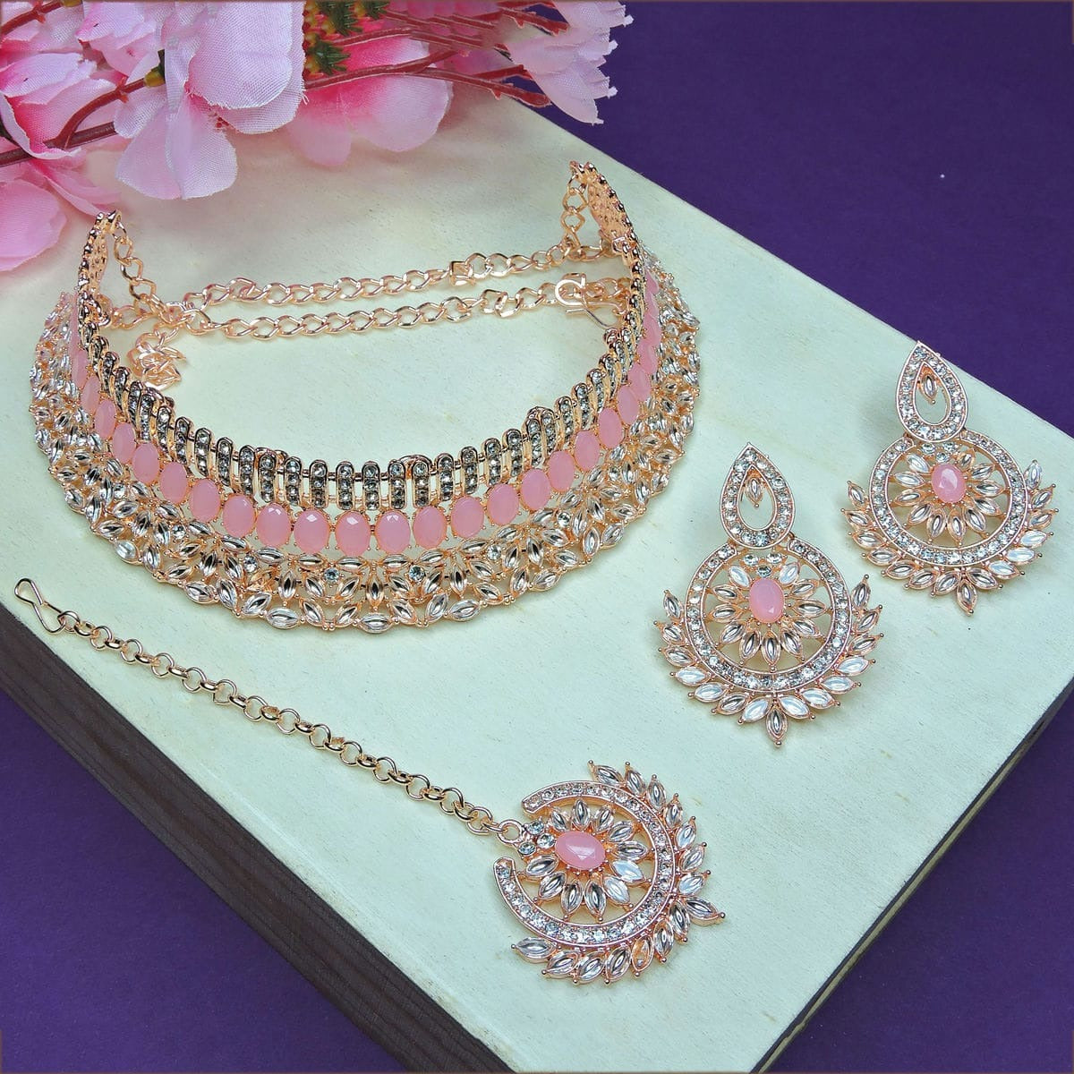 Alloy Choker Necklace Set In Pink Colour NS1250054
