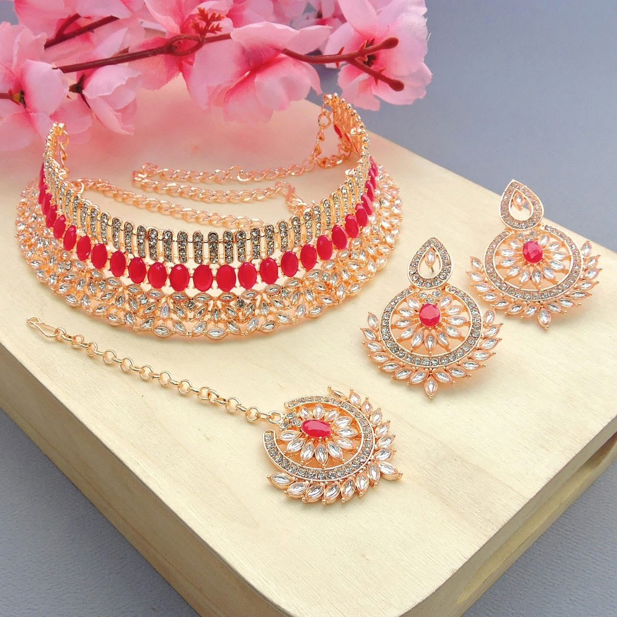 Alloy Choker Necklace Set In Pink Colour NS1250058