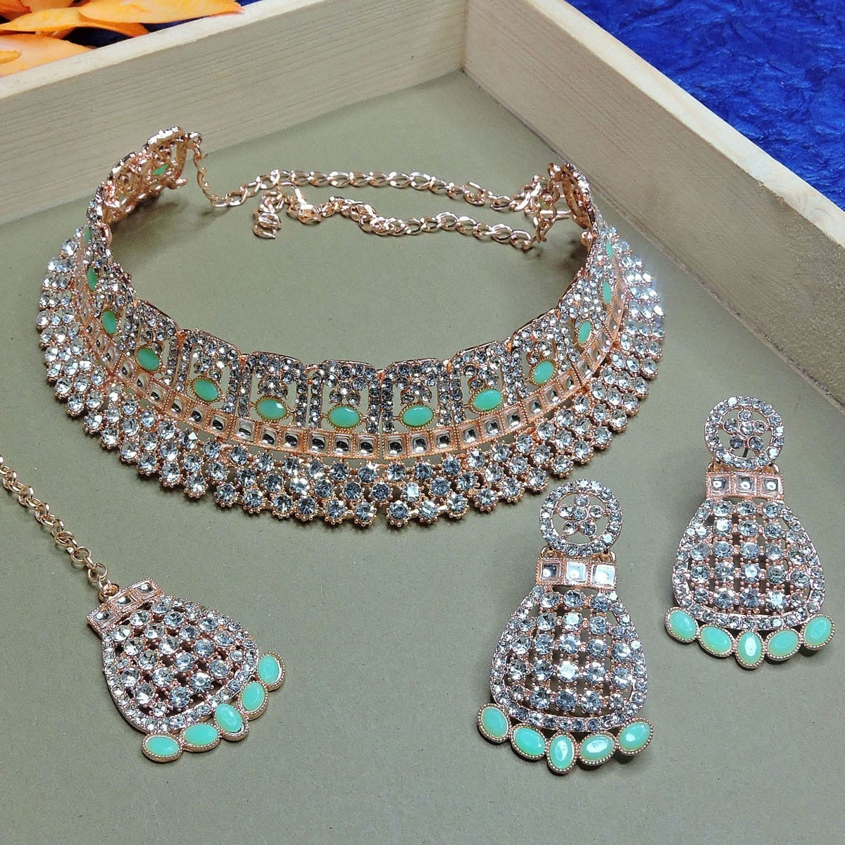 Alloy Choker Necklace Set In Sea Green Colour NS1250091