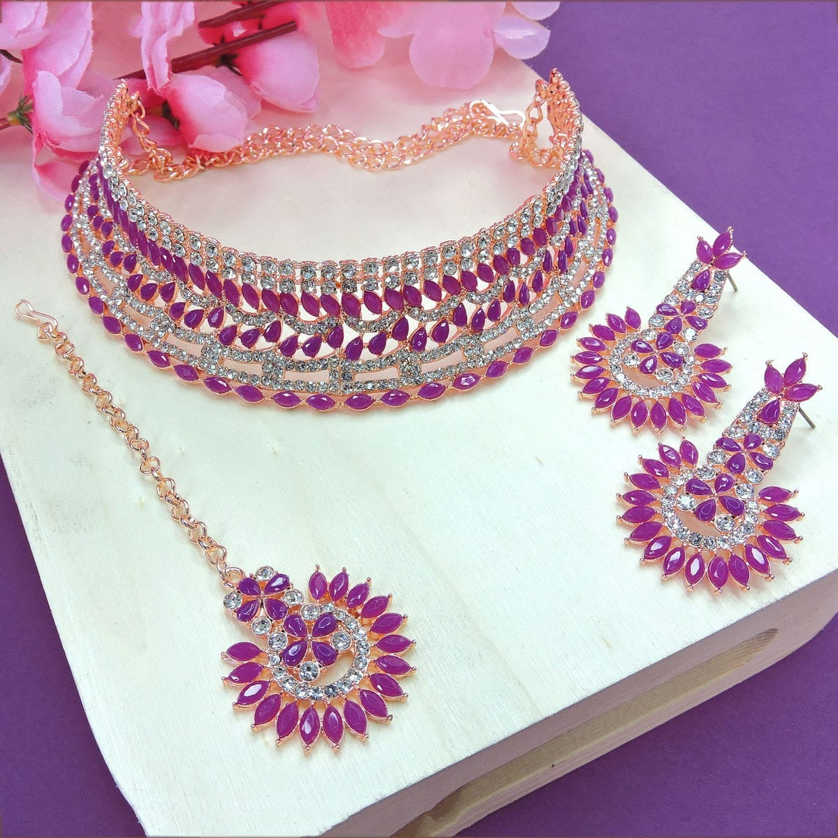 Alloy Choker Necklace Set In Violet Colour NS1250010