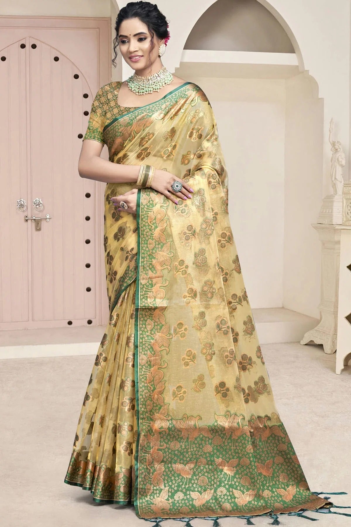 Beige Colour Organza Traditional Saree SD1102623