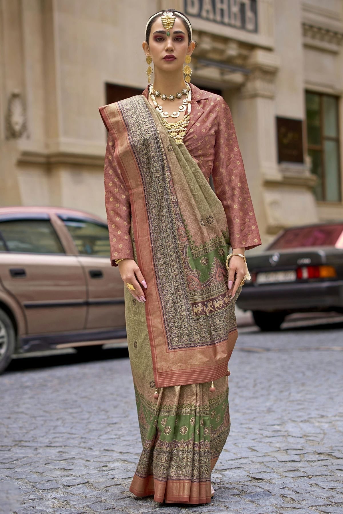 Beige Colour Silk Traditional Saree SD1111922