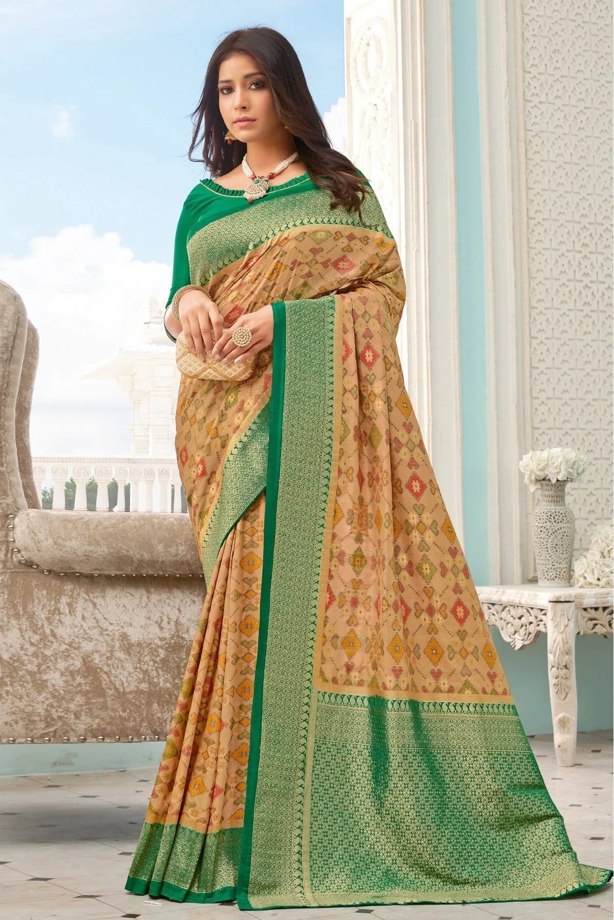 Beige and Green Colour Pure Handloom Silk Traditional Saree SD1100055