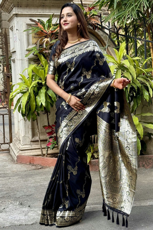 Black Colour Banarasi Silk Traditional Saree SD1111936