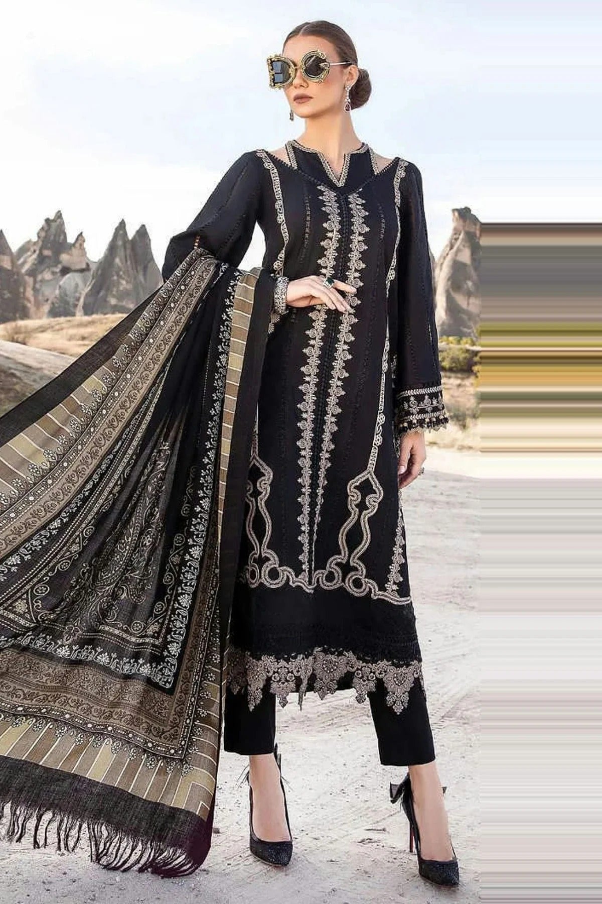 Black Colour Faux Georgette Pakistani Suit SM1140055