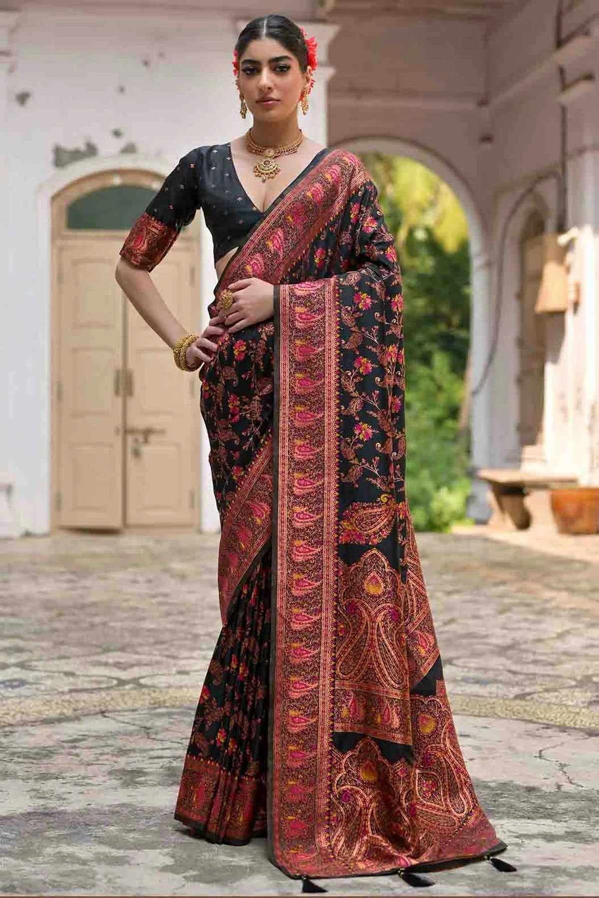 Black Colour Silk Traditional Saree SD1260045