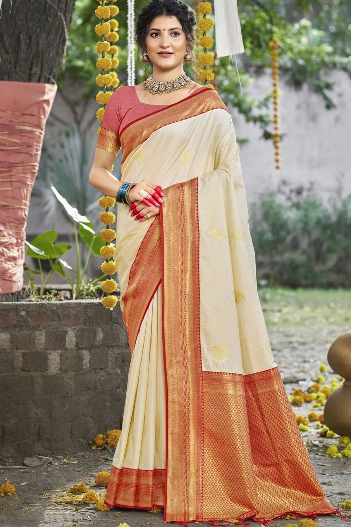 Cream Colour Silk Woven Work Traditional Saree SD1102828