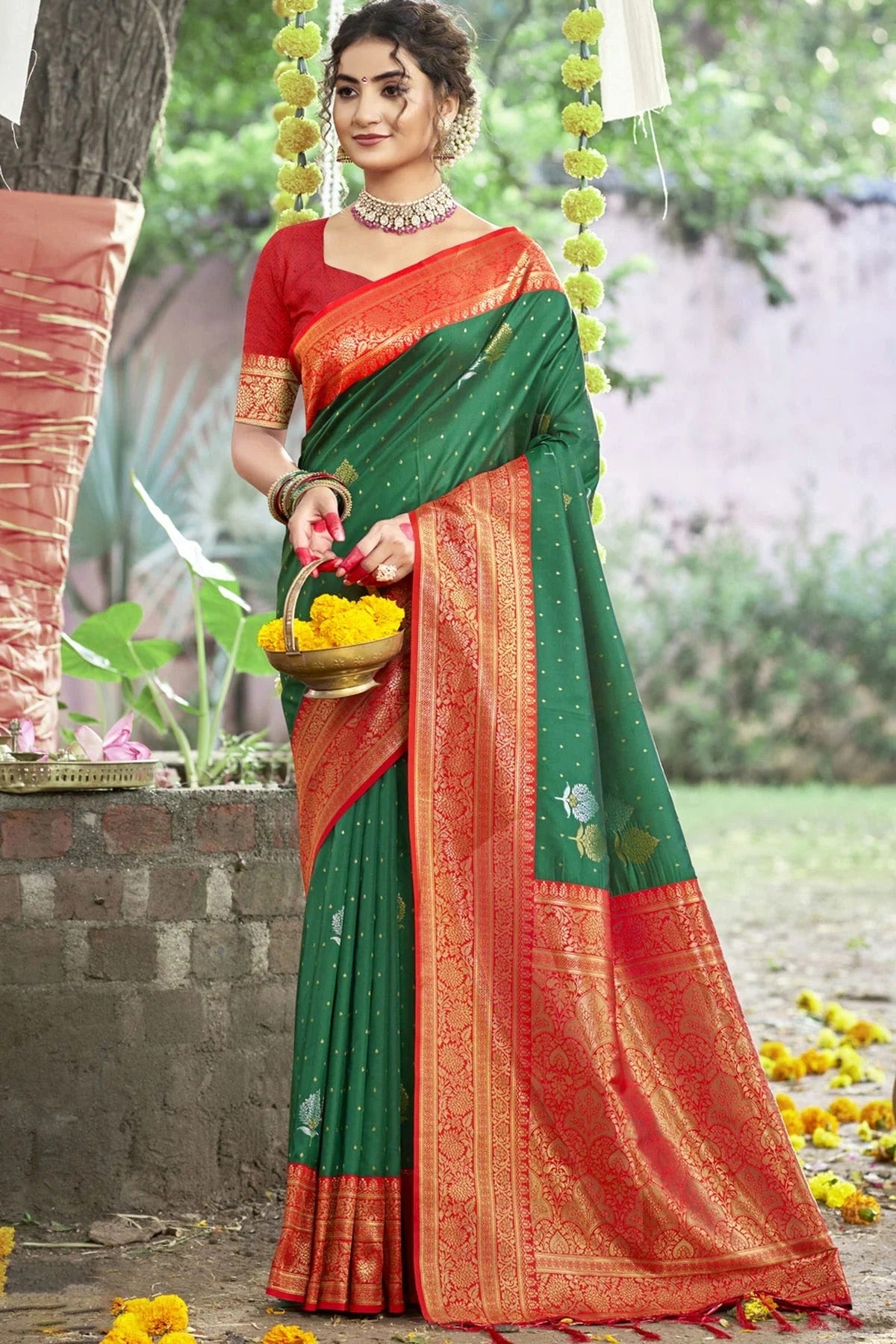 Green Colour Silk Woven Work Traditional Saree SD1102813