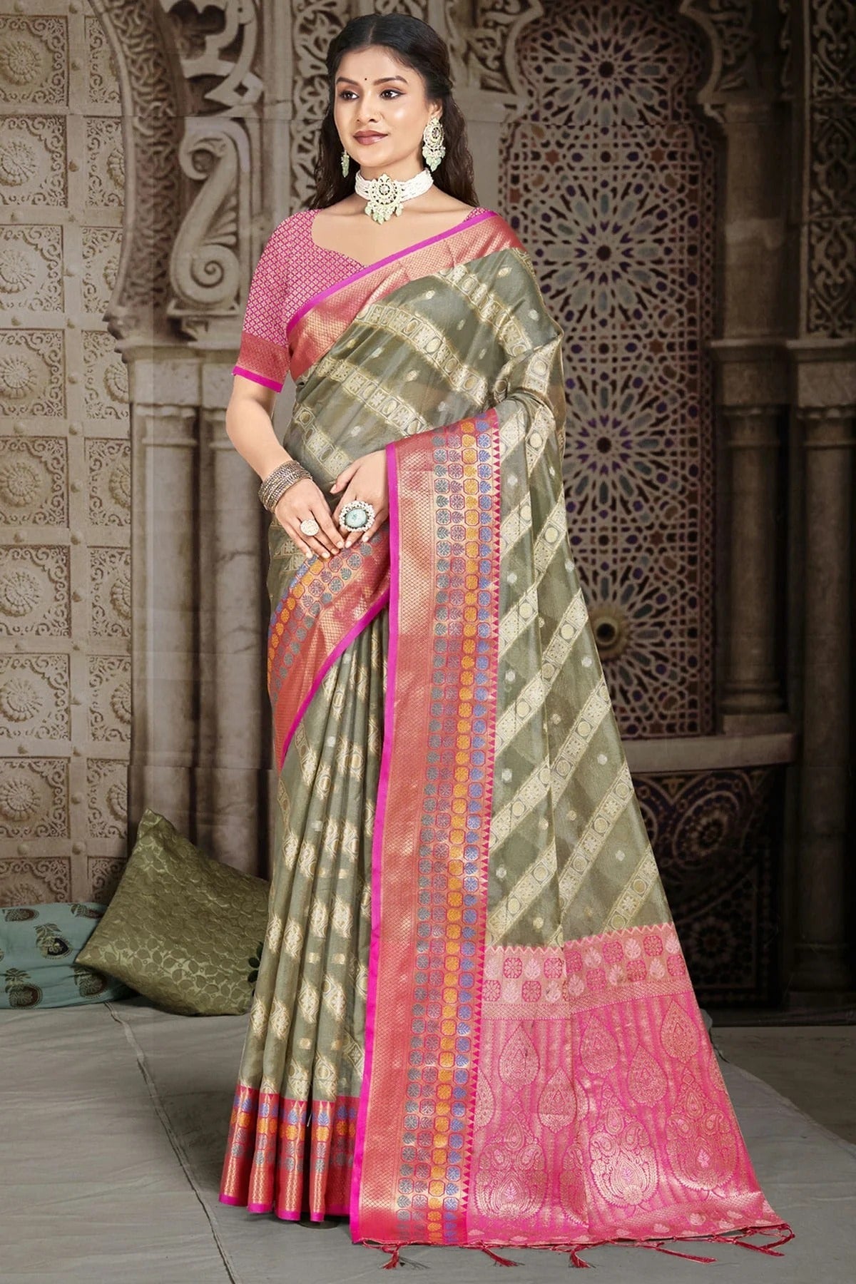 Grey Colour Silk Traditional Saree SD1102729