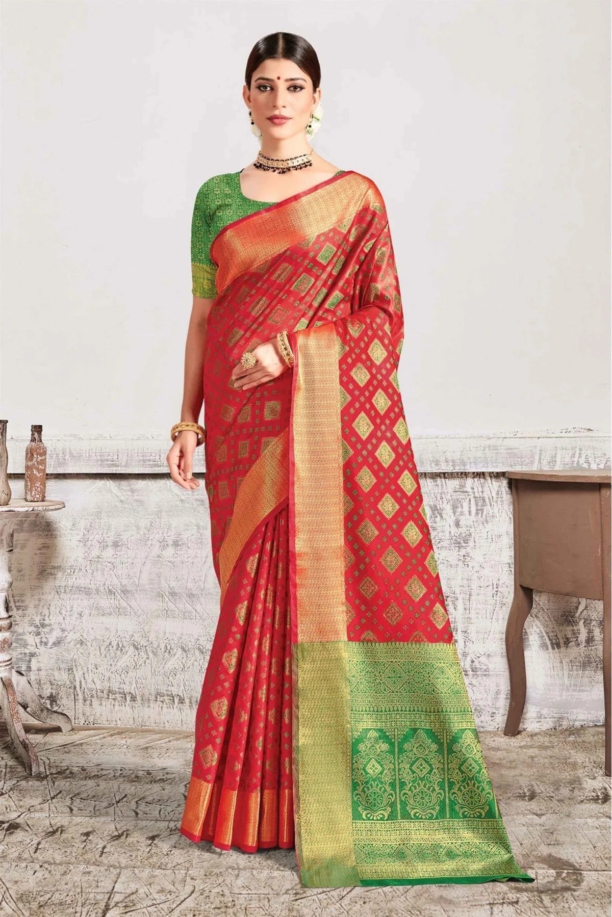 Red Colour Patola Silk Woven Saree SD1100288