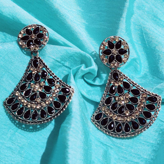 Vastradi Alloy Crystal Fan Stone Work Earring in Black Colour ER1200001