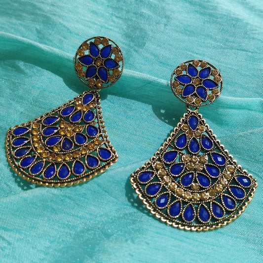 Vastradi Alloy Crystal Fan Stone Work Earring in Blue Colour ER1200006