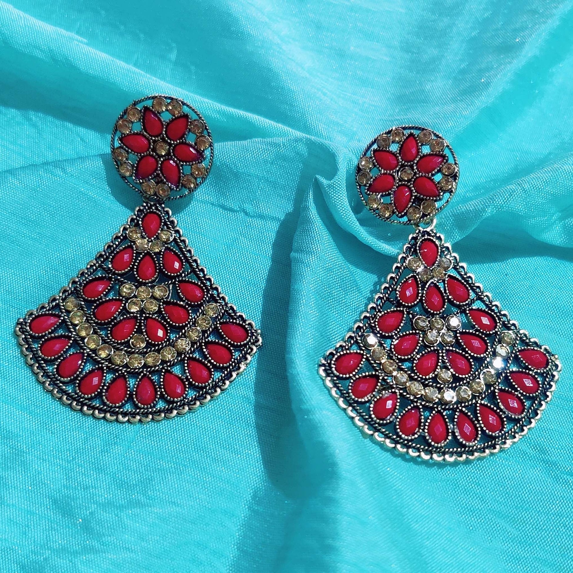 Vastradi Alloy Crystal Fan Stone Work Earring in Red Colour ER1200003