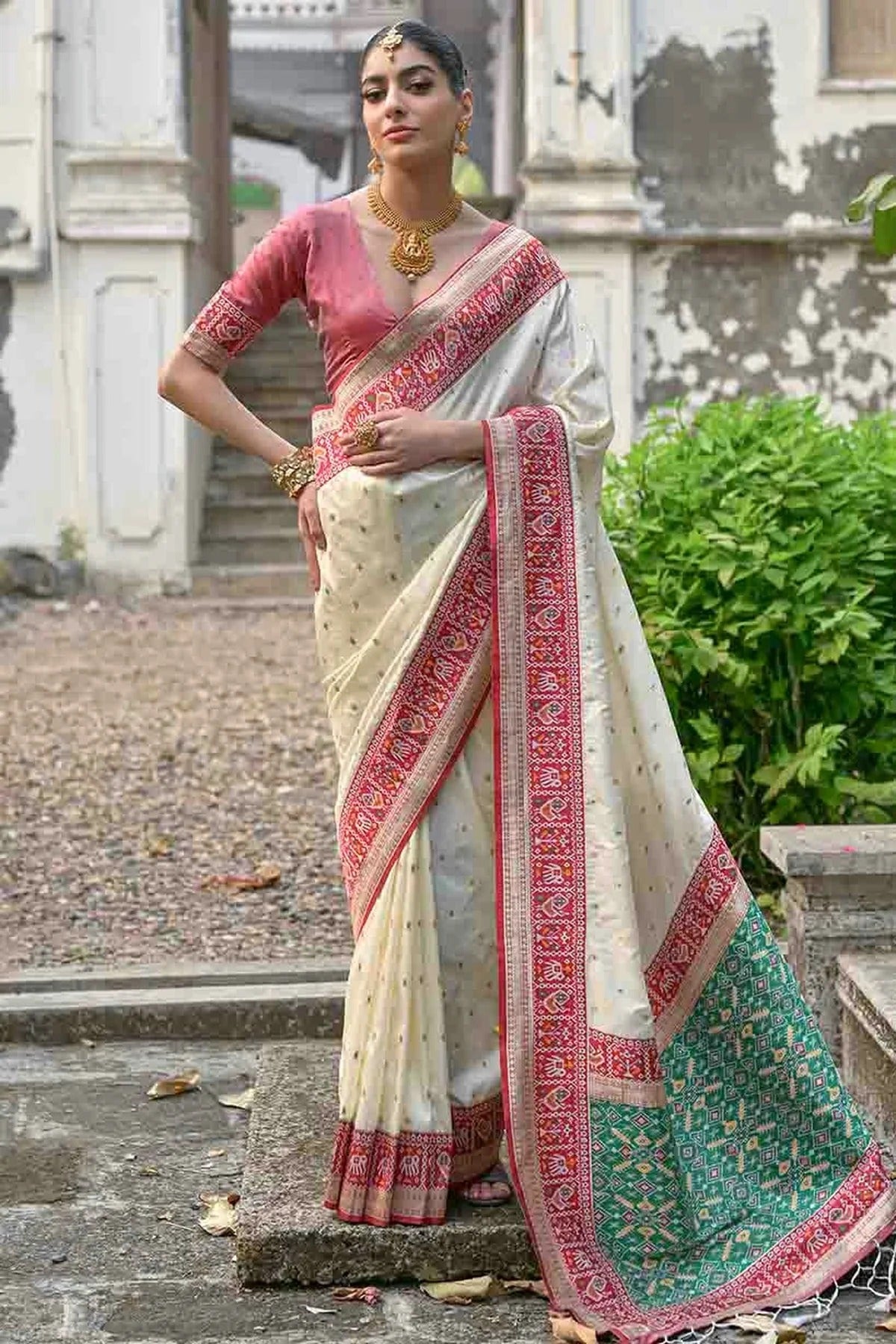White Colour Banarasi Silk Traditional Saree SD1260065