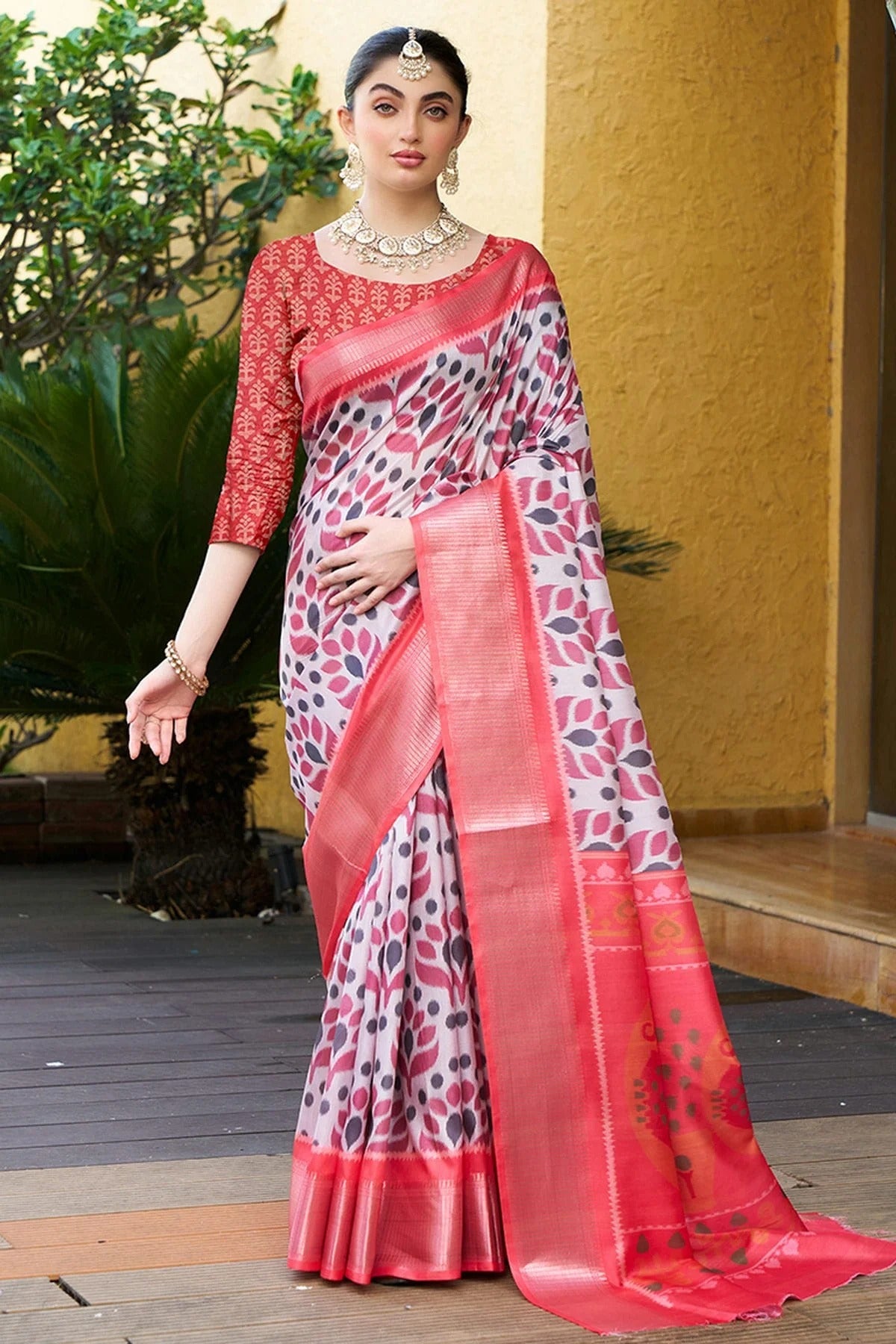 White Colour Crepe Traditional Saree SD1111910