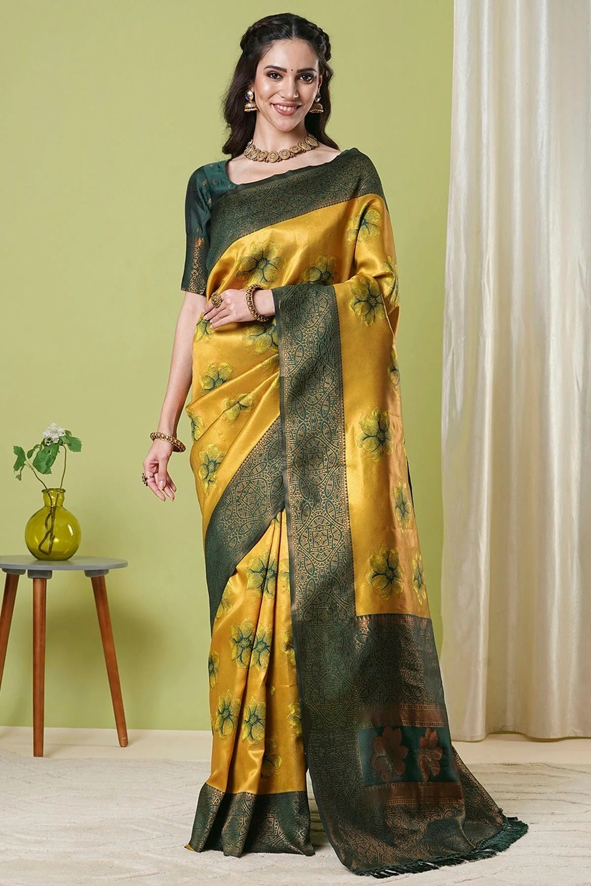 Yellow Colour Banarasi Silk Traditional Saree SD1112638