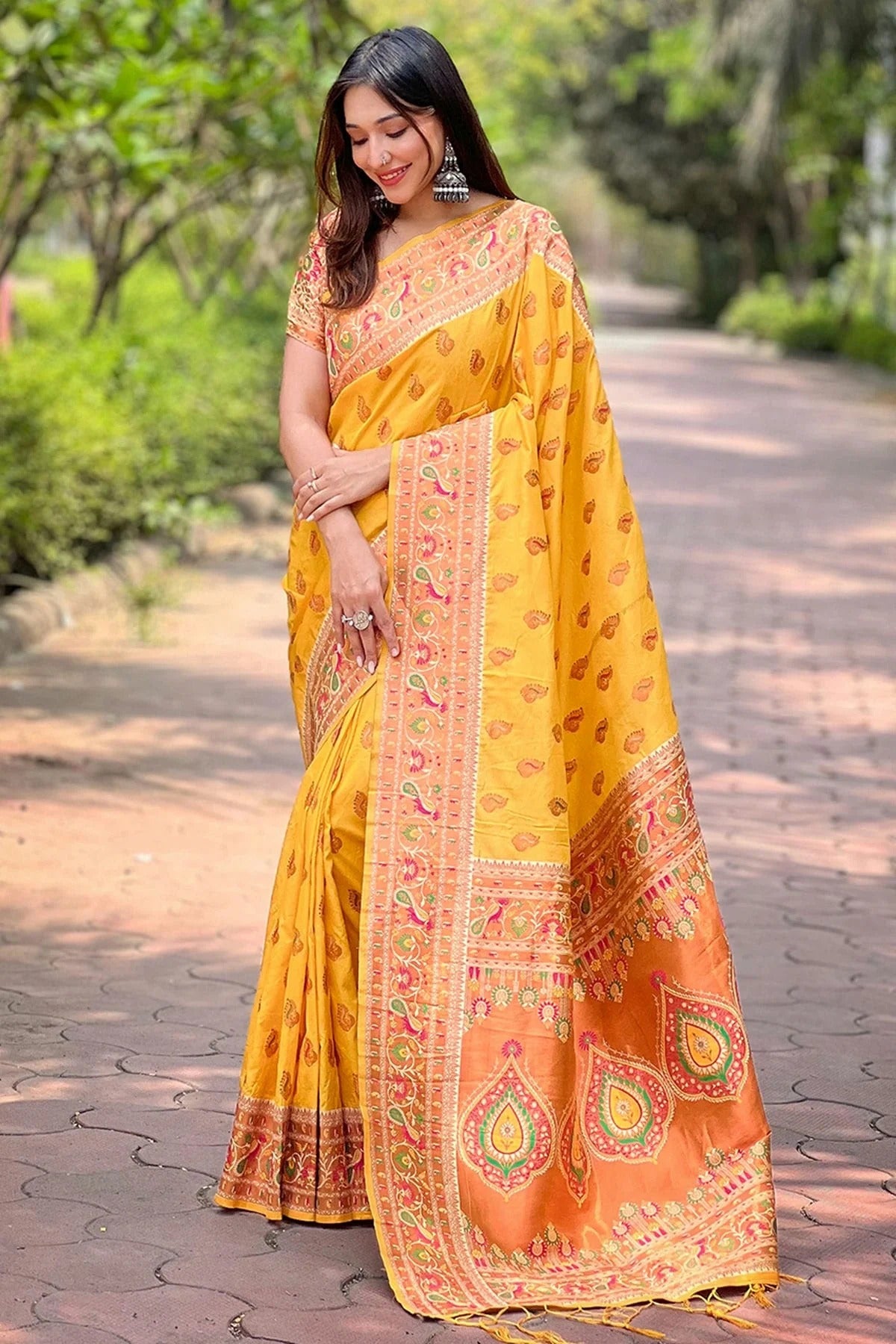 Yellow Colour Paithani Silk Traditional Saree SD1110918